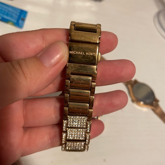 Michael Kors rose gold sparkly watch - Picture 3 of 6